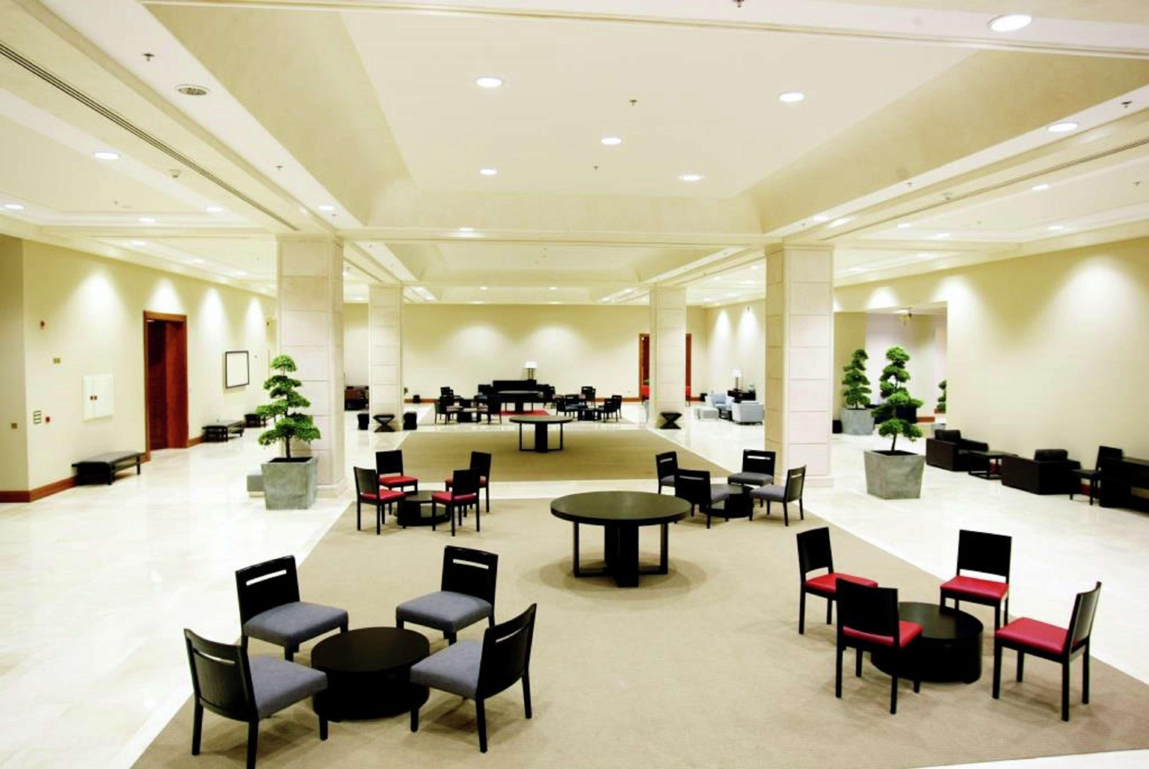 Hilton Dead Sea Resort & Spa Sweimeh Exterior photo The lounge at the airport