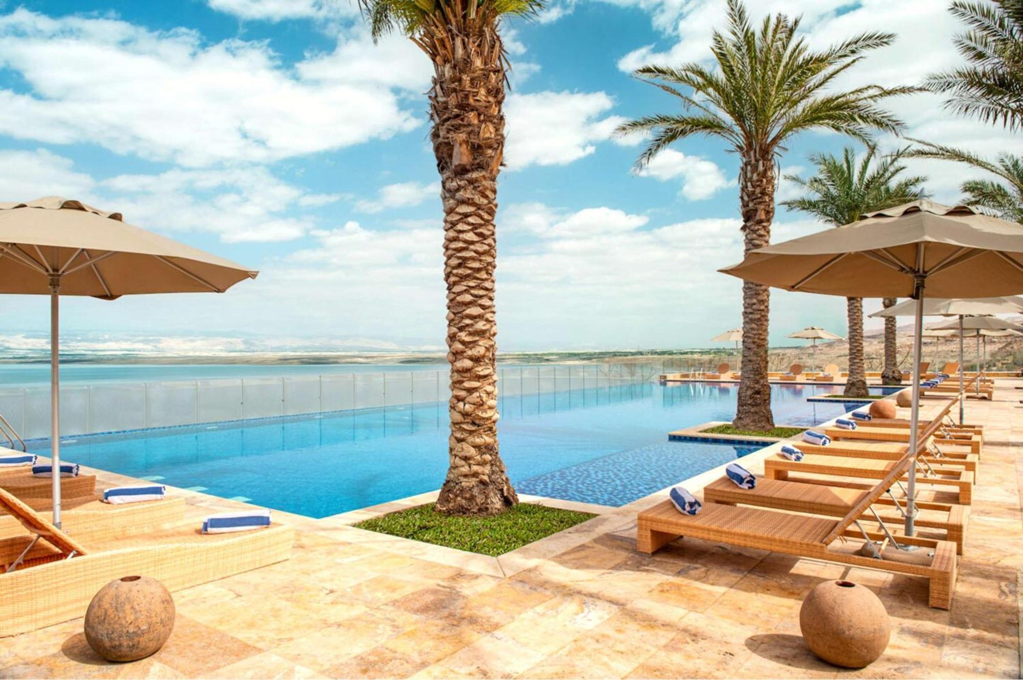 Hilton Dead Sea Resort & Spa Sweimeh Exterior photo The pool at the resort